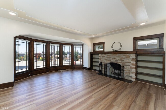 Foto del edificio - 3 br, 2.5 bath House - 3890 Brighton Avenue