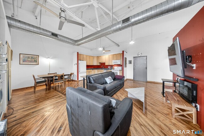 Building Photo - 325 Lafayette St