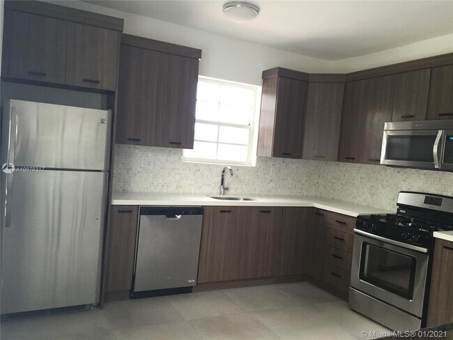 Foto del edificio - 1530 West Ave