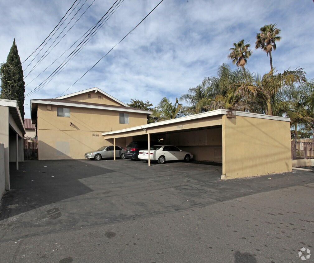 Primary Photo - 8207 Larson Ave
