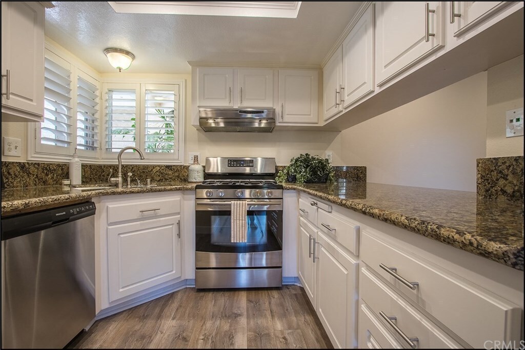 Kitchen - 25901 Portofino