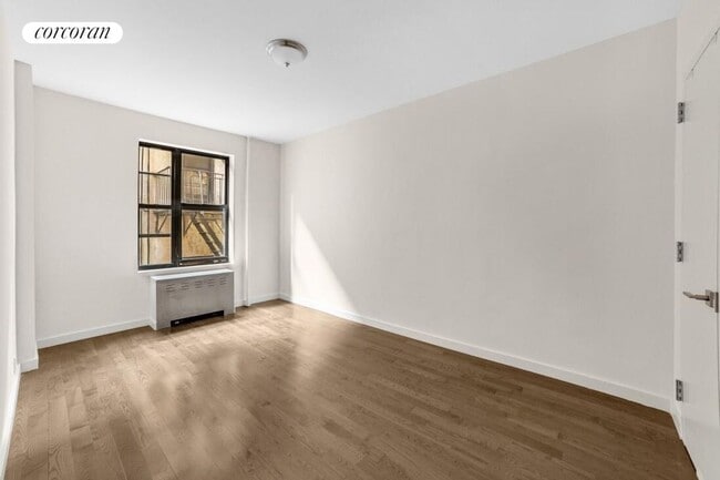 Building Photo - 330 E 52nd St