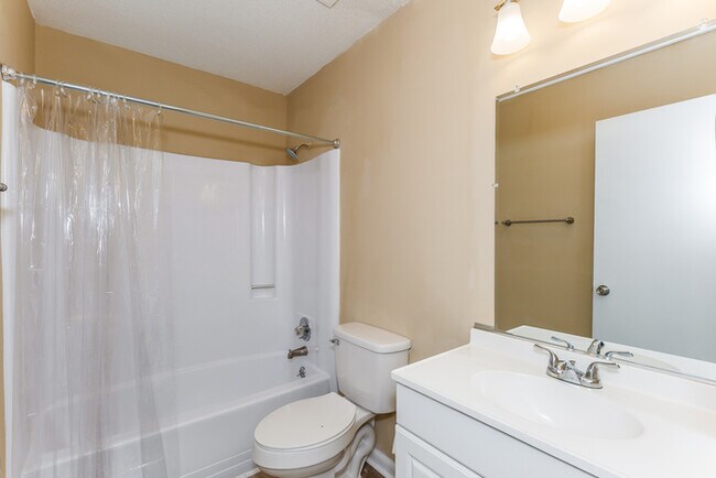 Foto del edificio - Now Available!