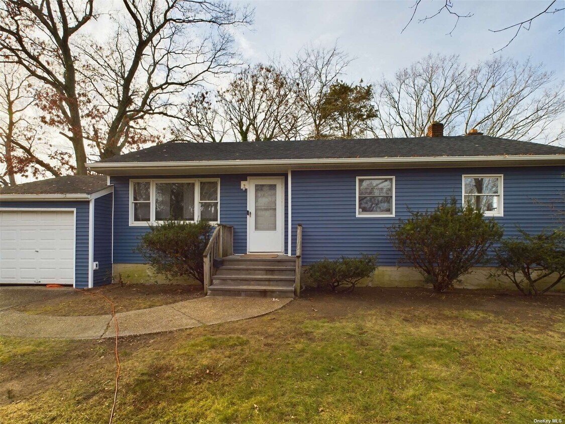 Primary Photo - 131 Eastwood Blvd