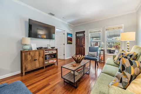 Building Photo - 209 W Osborne Ave