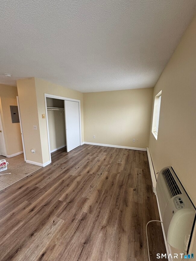 Building Photo - 4 Warwick St