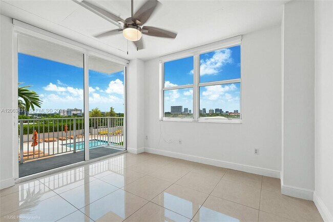 Foto del edificio - 3180 SW 22nd St