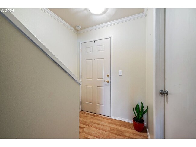 Building Photo - **$500 OFF FIRST FULL MONTHS RENT** Most U...