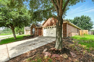 Building Photo - 303 Burris Park Dr