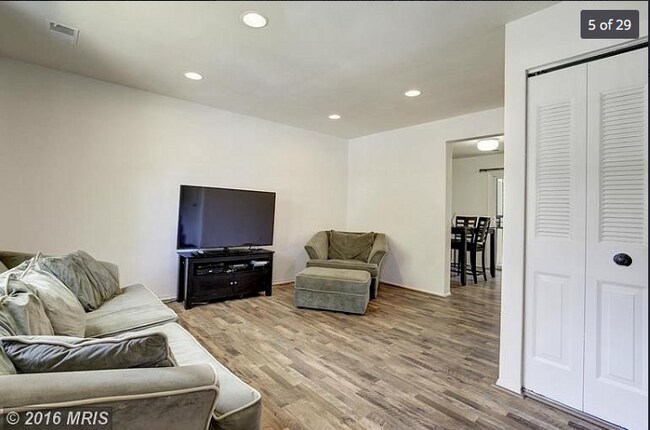 Foto del edificio - 6101 Hil Mar Dr