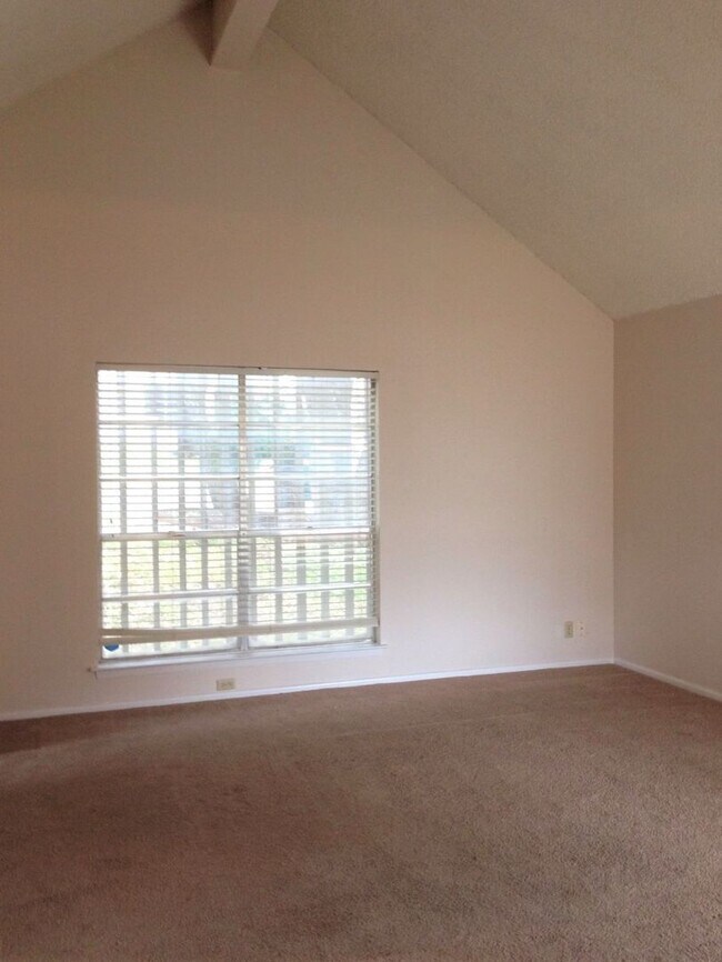 Foto del edificio - 4002 Glenrock Dr
