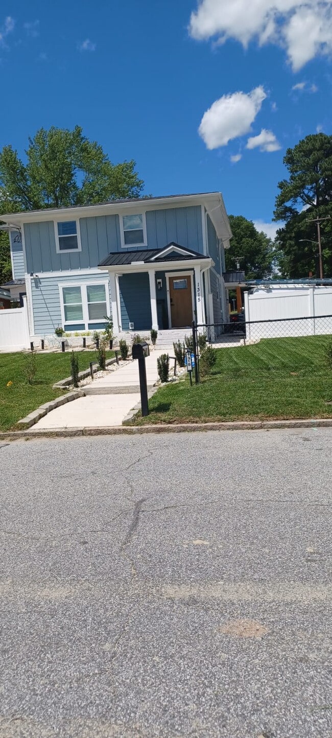 Building Photo - 1315 Gorrell St