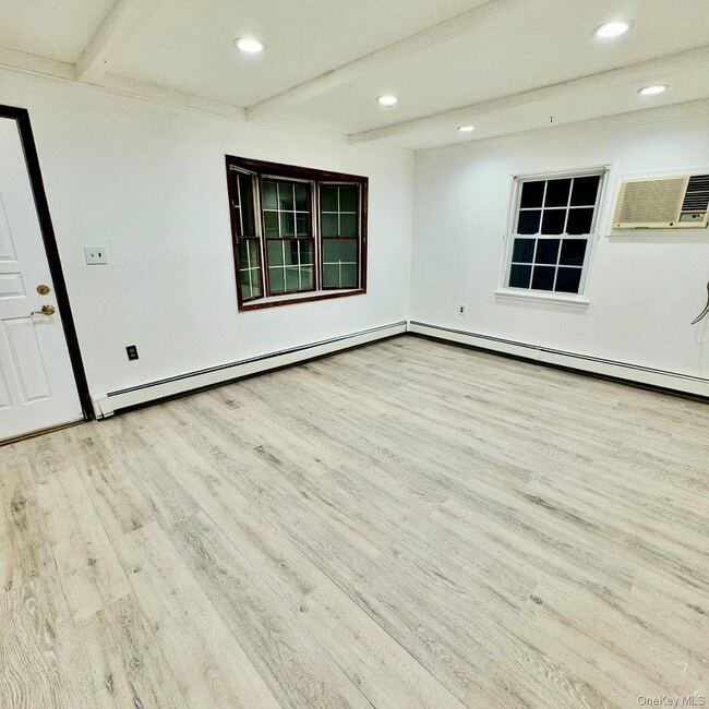 Foto del edificio - 11 Blue Spruce Rd