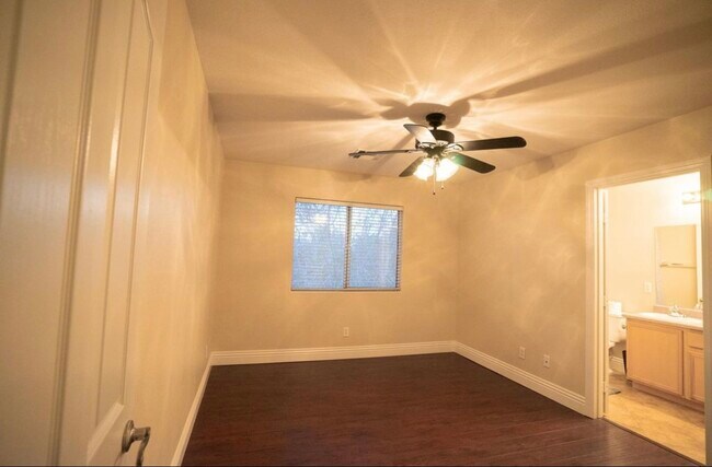 Building Photo - 4829 Whispering Spring Ave