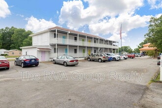 Building Photo - 3807 Woodlawn St