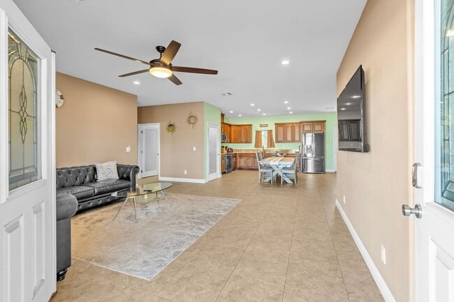 Foto del edificio - 4615 E St Louis Ave