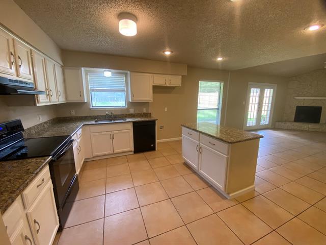 Building Photo - 6100 Big Springs Dr