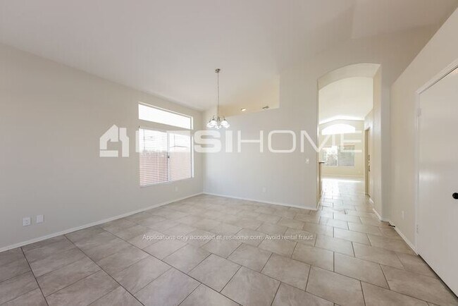 Building Photo - 6935 W Via Del Sol Dr