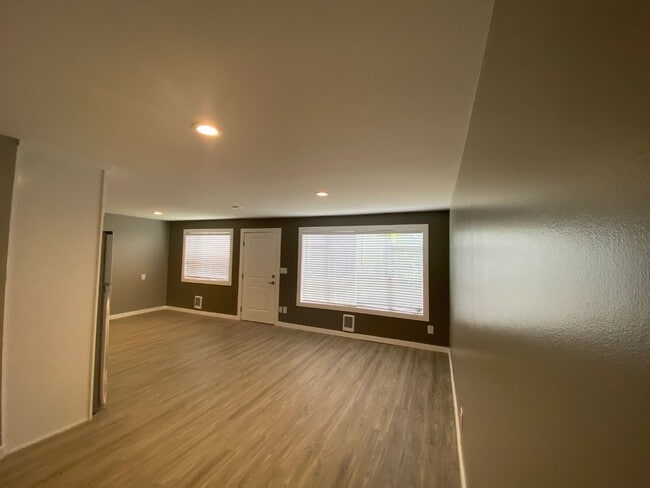 Building Photo - 7132 47th Ave SW