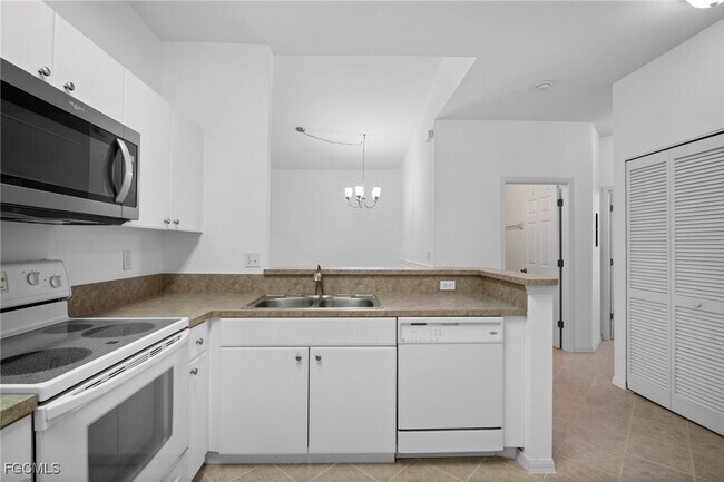 Foto del edificio - 4241 Bellasol Cir