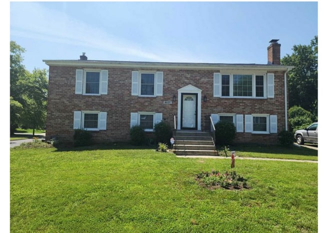 Building Photo - 11943 Birchview Dr