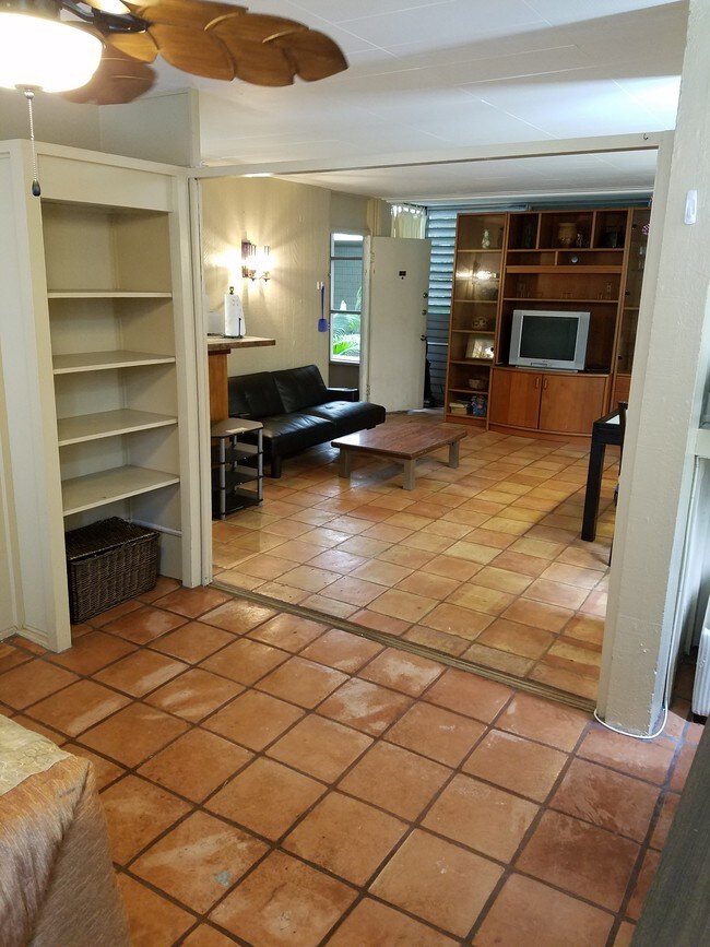 sala de estar - 417 Namahana St