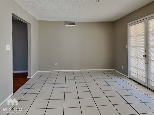 Building Photo - 4045 E Nancy Ln