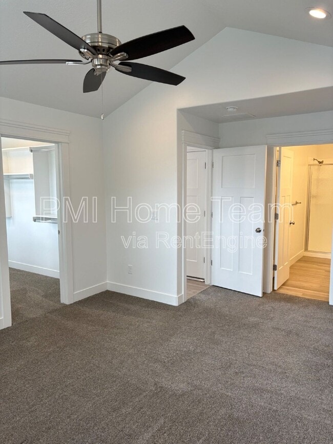 Building Photo - 618 W Cozy Ln