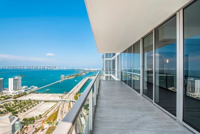 Foto del edificio - 1100 Biscayne Blvd