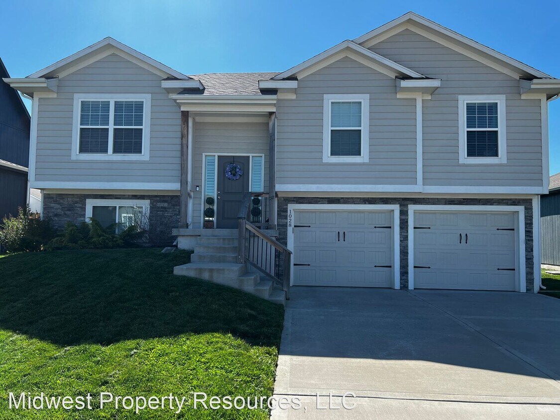 1028 SW Arborfair Dr, Lees Summit, MO 64082 House Rental in Lees
