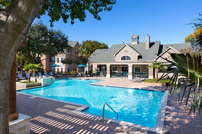 The Palmer at Las Colinas Apartment Homes Alquileres en