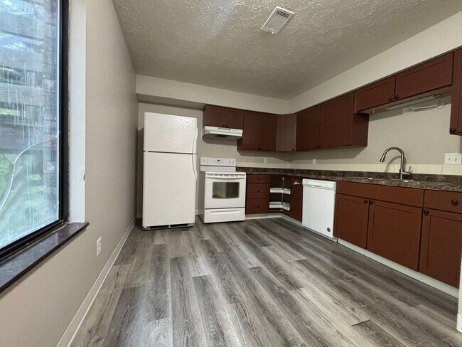 Foto del edificio - 8514 14th St W