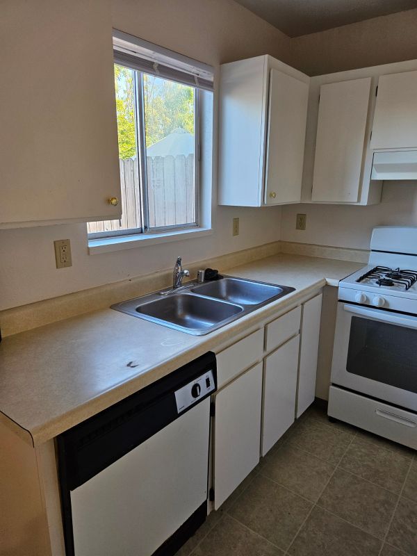 Foto del edificio - 1600 Fischer Ave