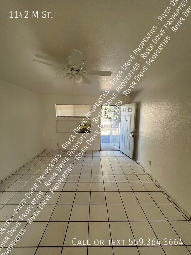 Building Photo - Studio Apartment Available Now!