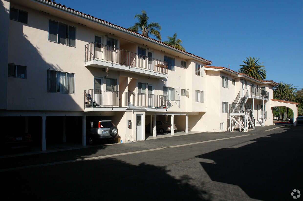 Foto del edificio - 1501 Santa Barbara St