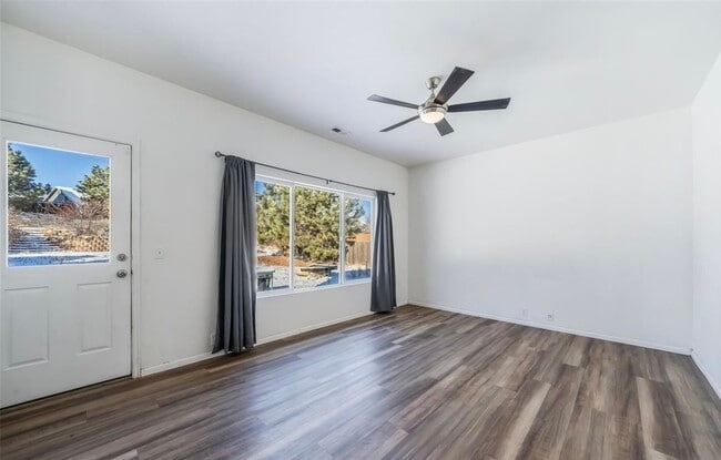 Building Photo - Ansel