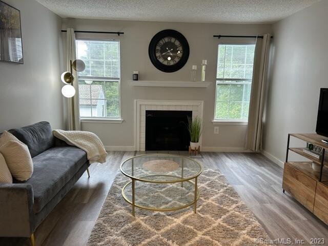 Foto principal - 96 Glenbrook Rd