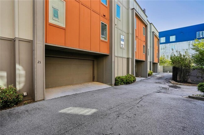 Building Photo - 21 Skyline Way