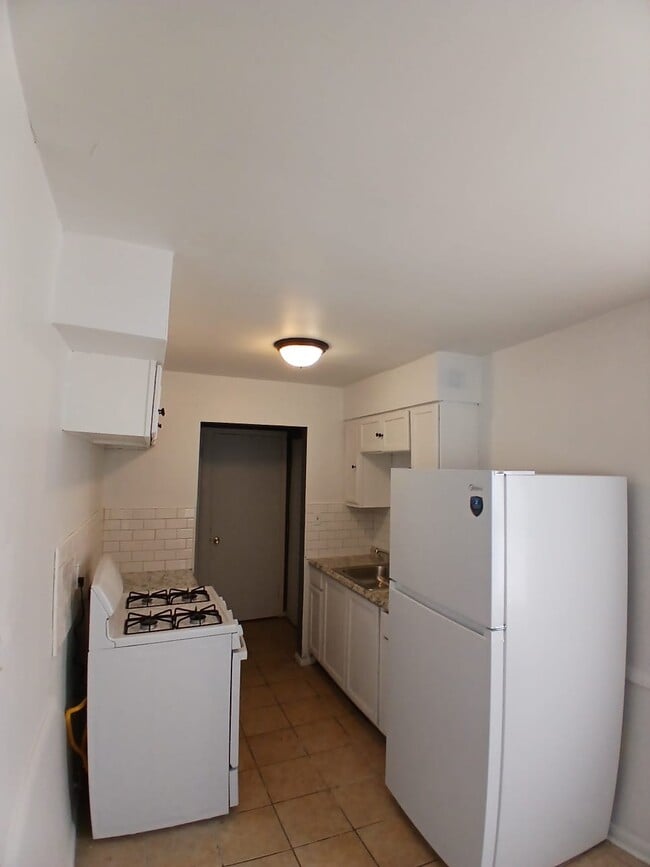 Building Photo - 1950 Nelawood Rd