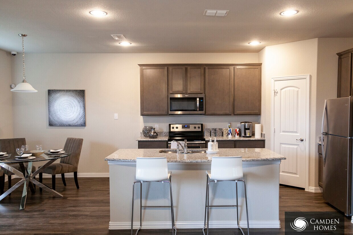 Building Photo - 1462 Streamside Dr