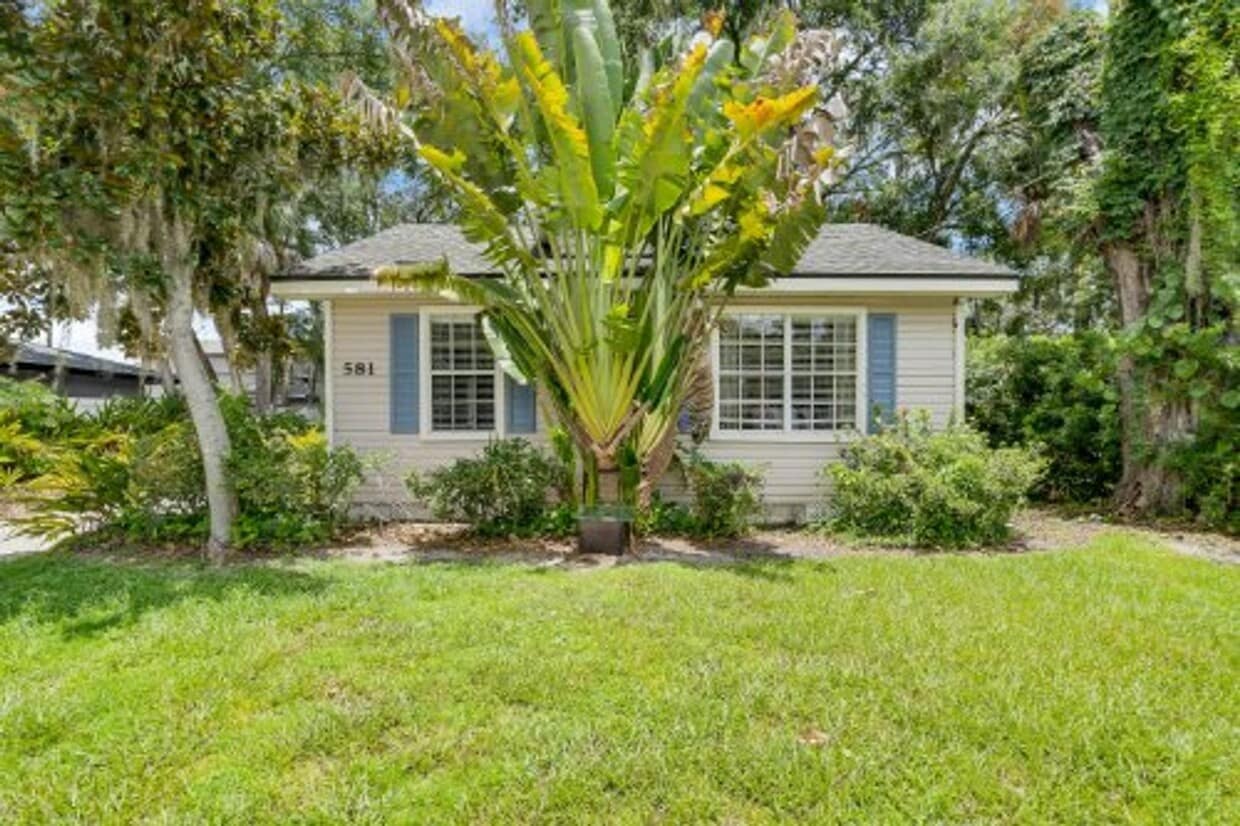 Primary Photo - Quaint 2/1 home with plenty of yard, deck ...