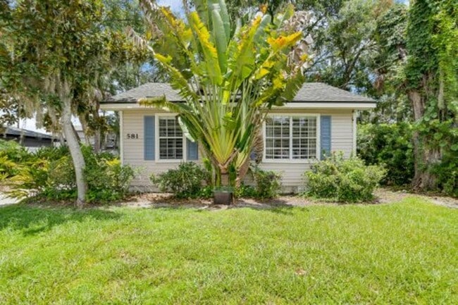 Quaint 2/1 home with plenty of yard, deck ... - Quaint 2/1 home with plenty of yard, deck ...