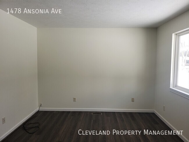 Building Photo - 3 Bedroom Madison Ranch