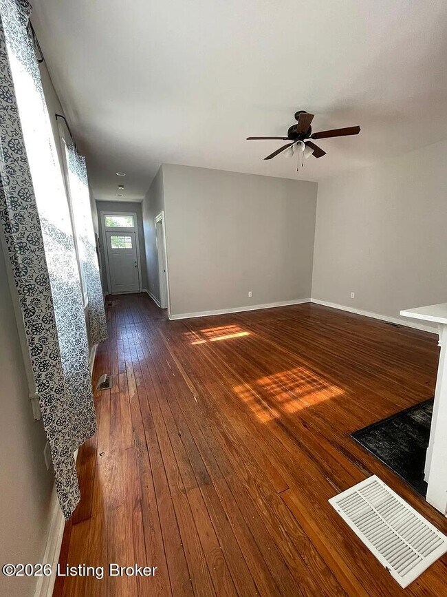 Building Photo - 521 E Ormsby Ave