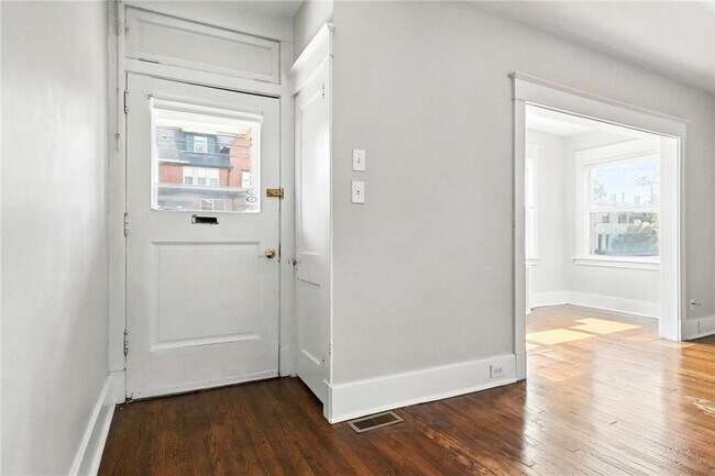 Foto del edificio - 1525 S Negley Ave