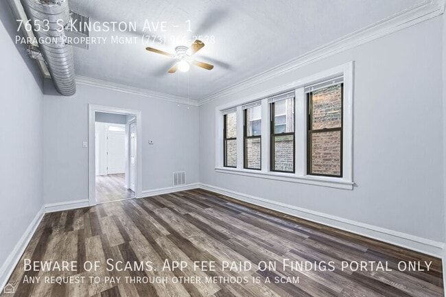 Foto del edificio - 7653 S Kingston Ave