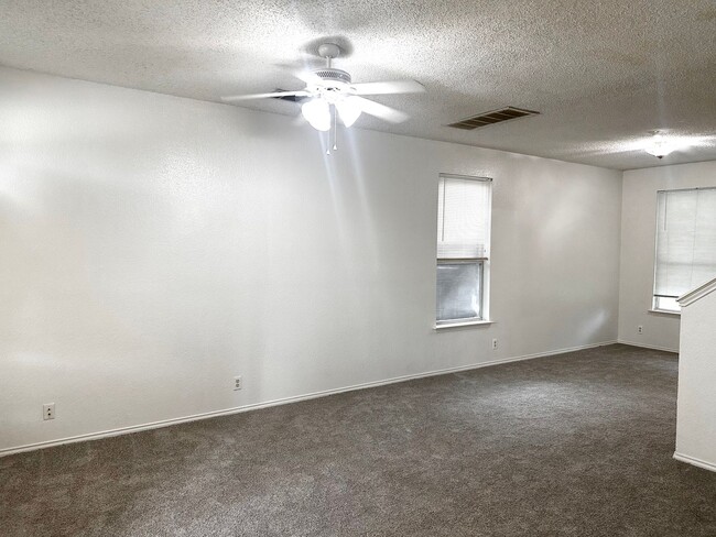 Building Photo - 512 Dusty Leather Ct