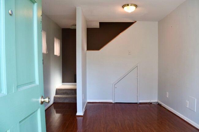 Building Photo - 945 O St NW