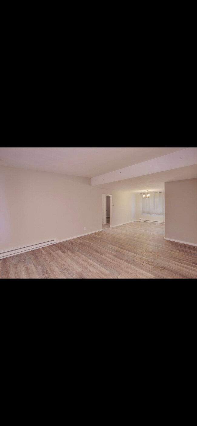 Building Photo - 9721 E Maringo Dr