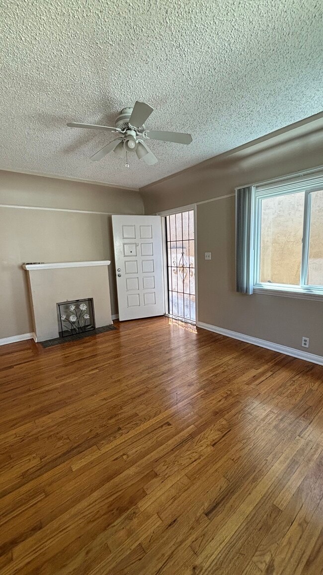 Sala de estar - 3949 1/2 32nd St